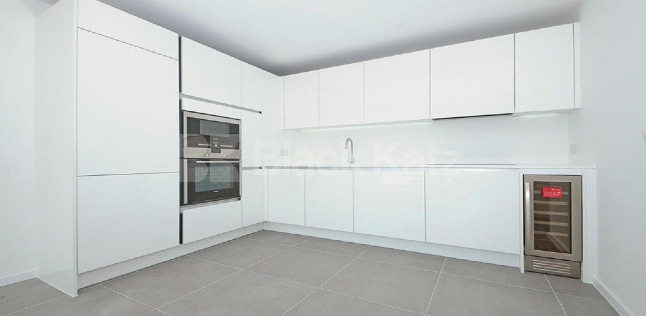			NEW INSTRUCTION , 1 Bedroom, 1 bath, 1 reception Apartment			 Rosler Building. Ewer Street., London Bridge